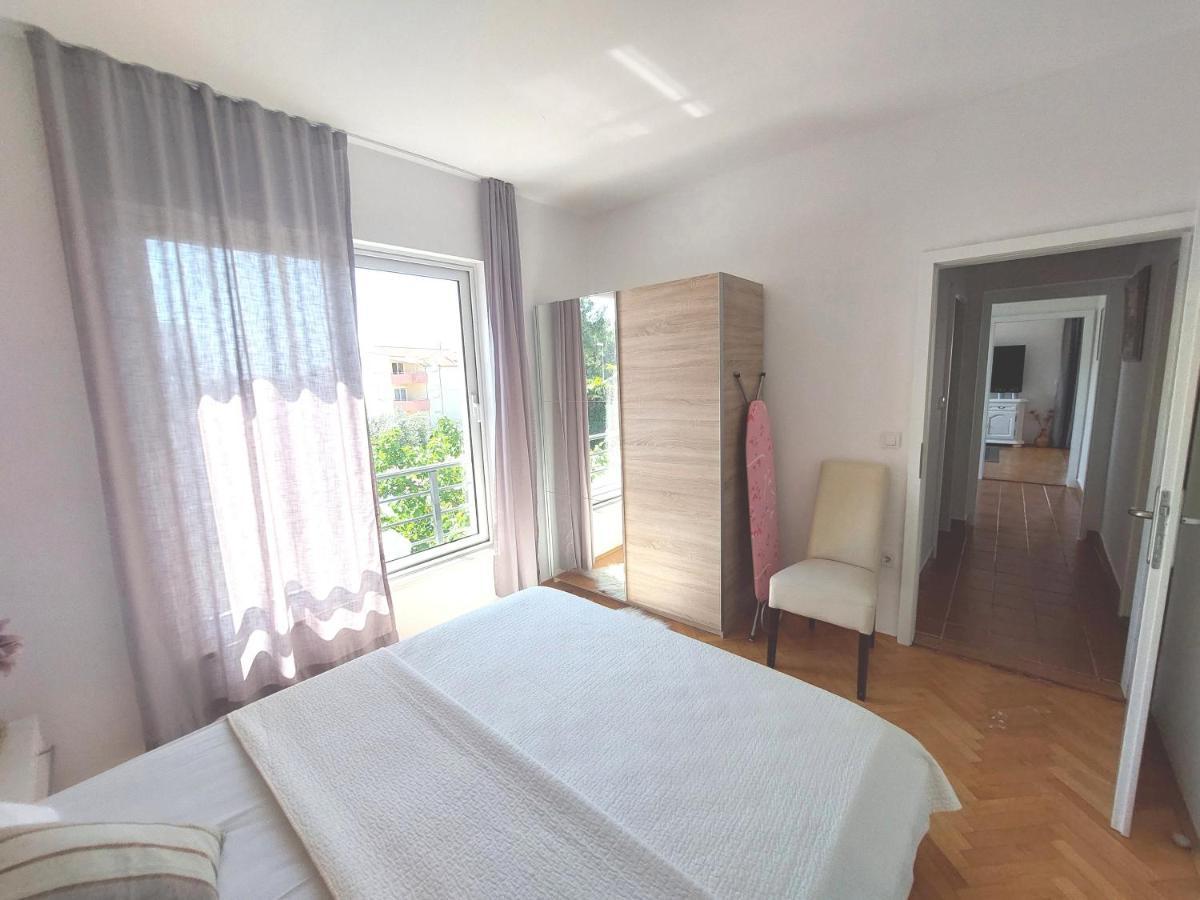 Gulin Apartments Vodice Ngoại thất bức ảnh