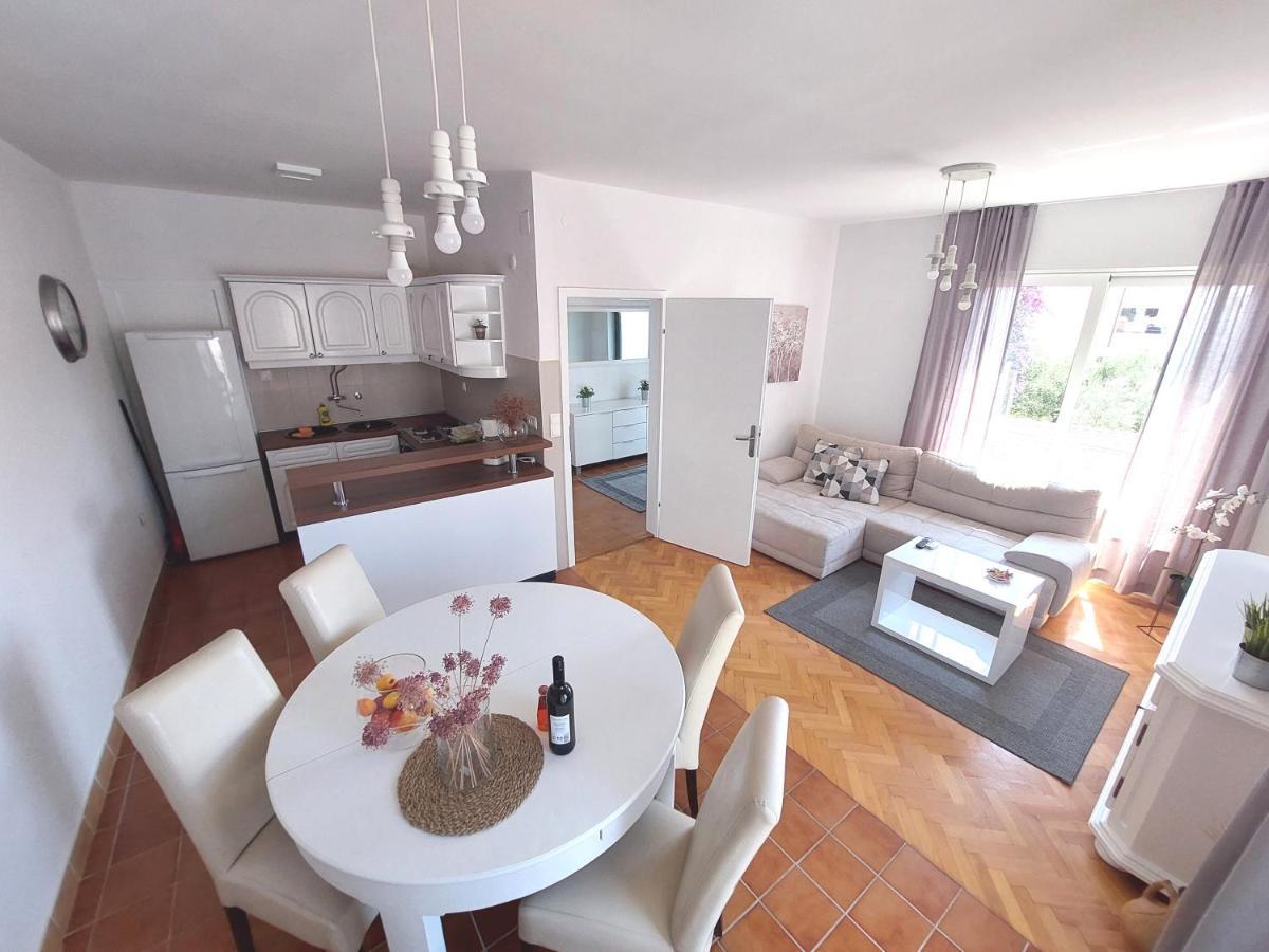Gulin Apartments Vodice Ngoại thất bức ảnh