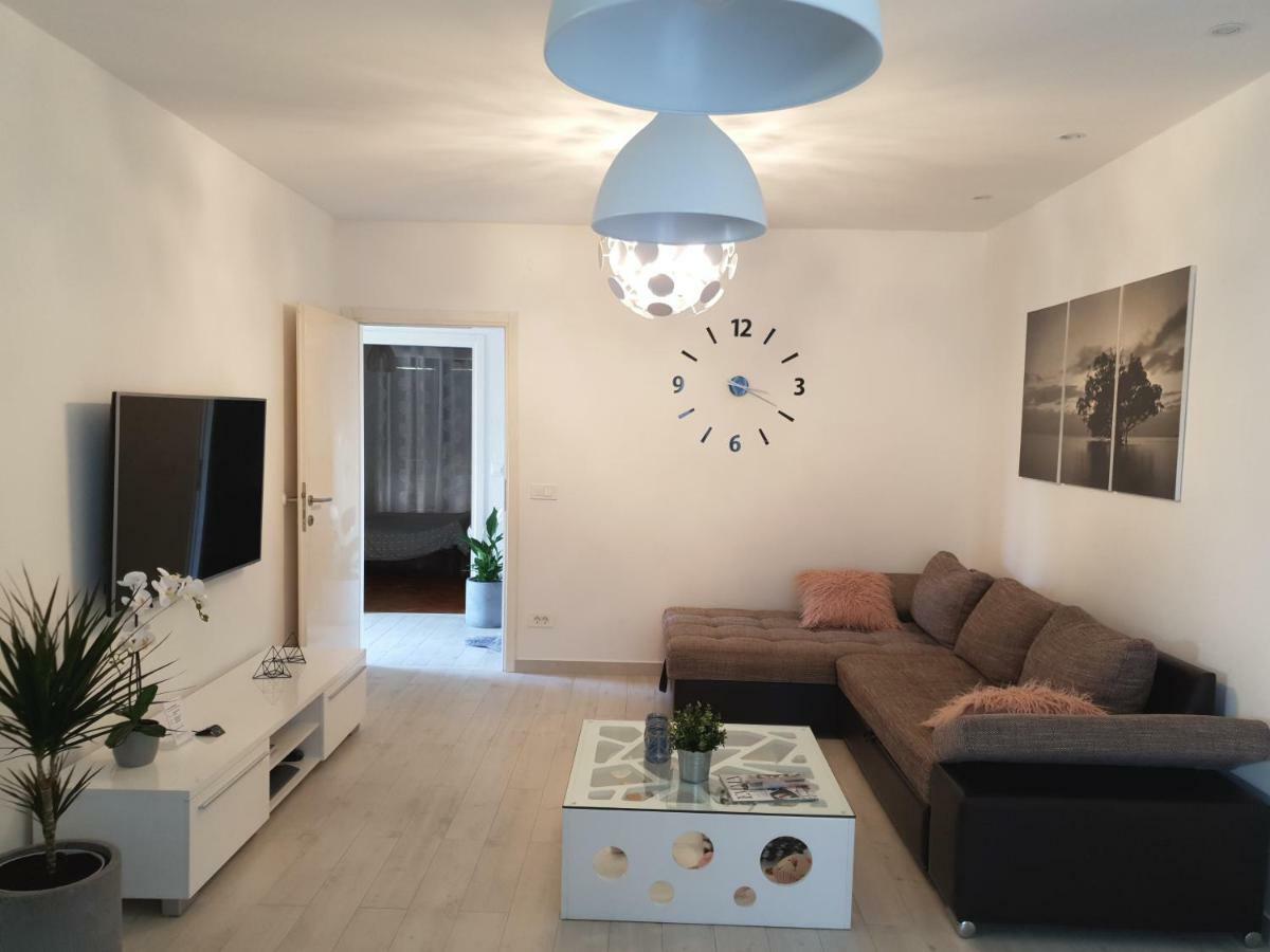 Gulin Apartments Vodice Ngoại thất bức ảnh