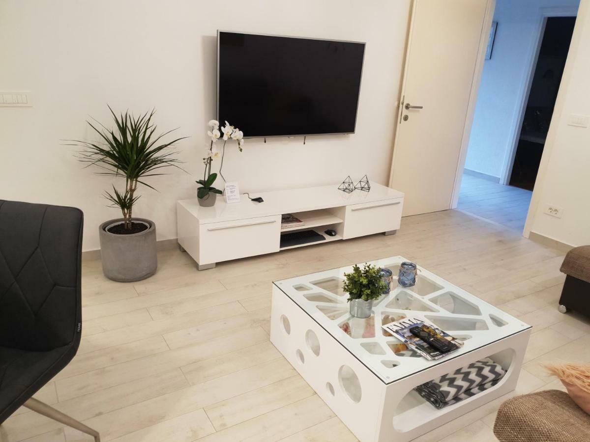 Gulin Apartments Vodice Ngoại thất bức ảnh